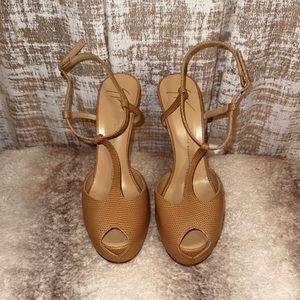 Giuseppe Zanotti T-strap peep toe platform sandals ~ Nude size EU 40
